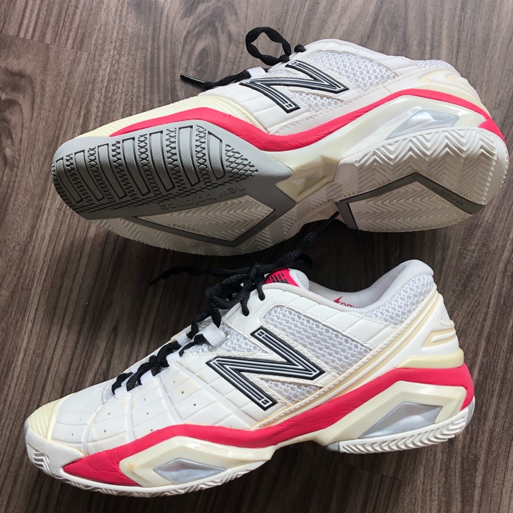 “NEW” New Balance Court Tennis Shoes Size 9.5